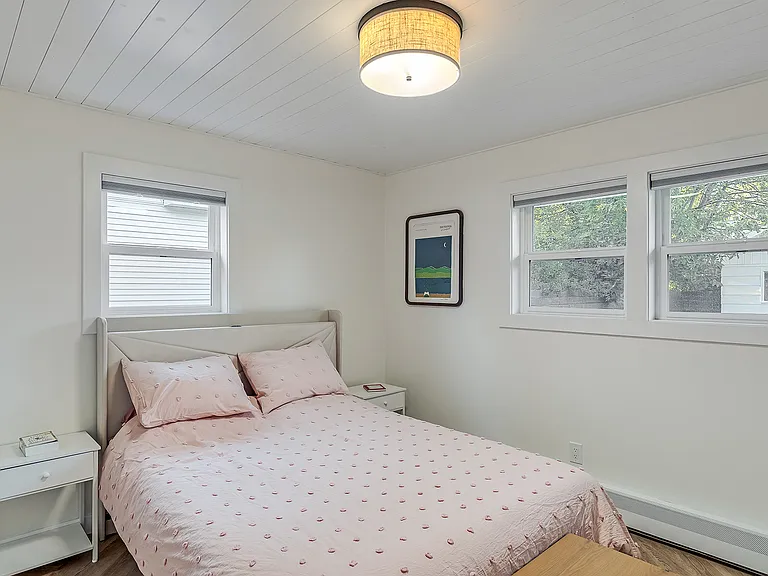 422 Antone St — Photo 12