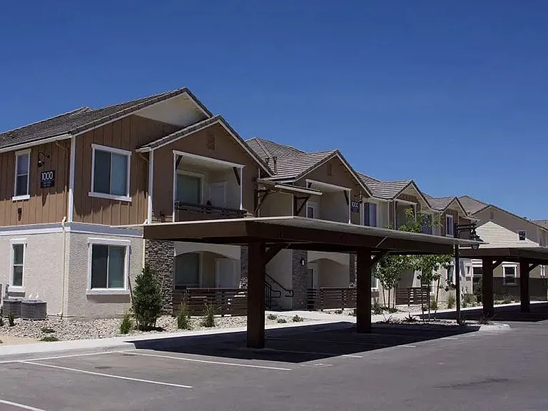 Silverado Apartments — Photo 1