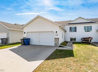 1559 34th Ave S, Moorhead, MN 56560