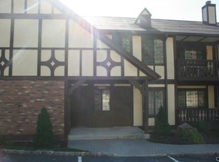 35 Canterbury Rd, Bridgeport, CT 06606