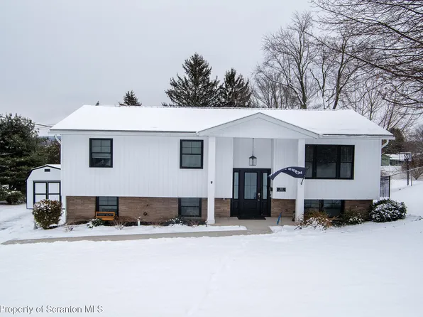 315 Tulip Cir, Clarks Summit, PA 18411