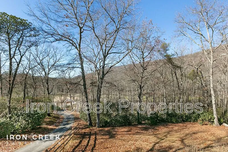 3 bed, 2.5 bath, 1748 sqft, $2,695 — Photo 3