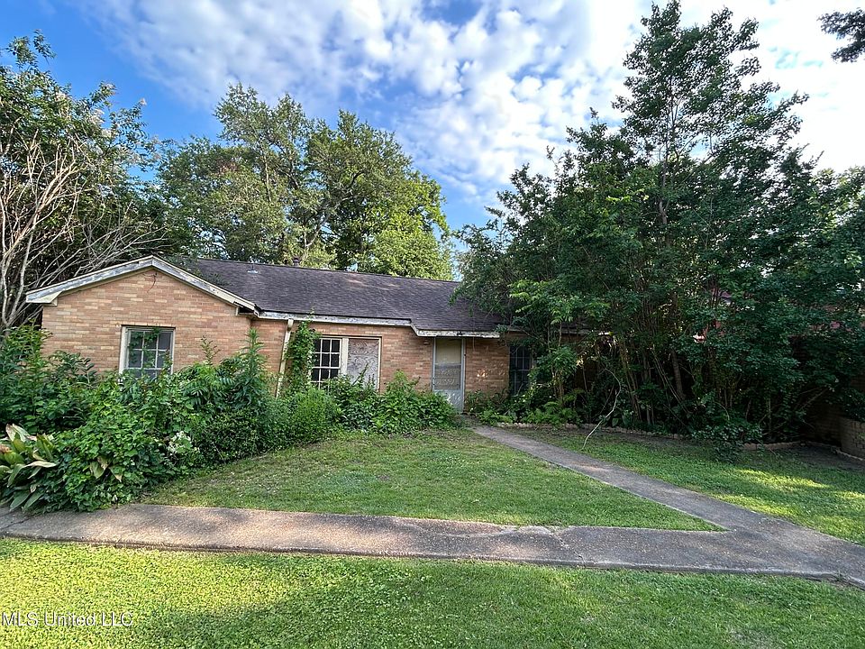 2nd image of 111 W Harding Ave
