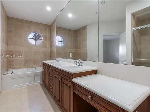 1772 NE 9th St #7, Fort Lauderdale, FL 33304