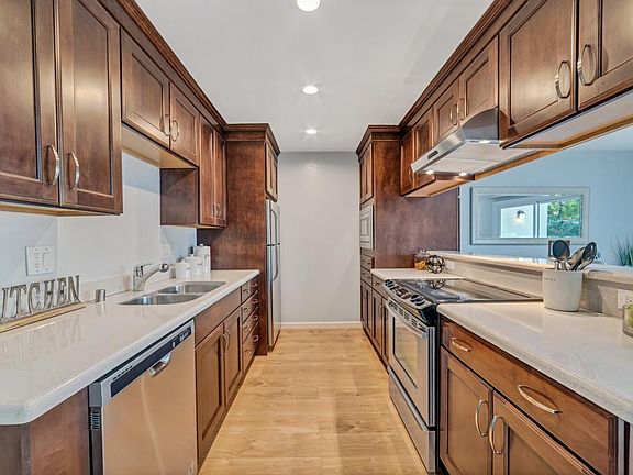 5th image of 1289 Picasso Dr