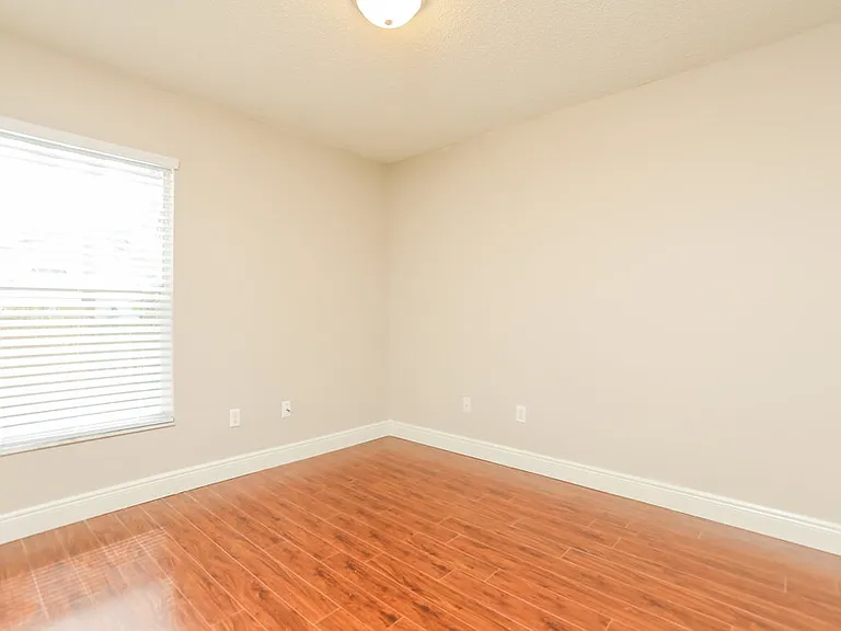 813 Shell Ln — Photo 12