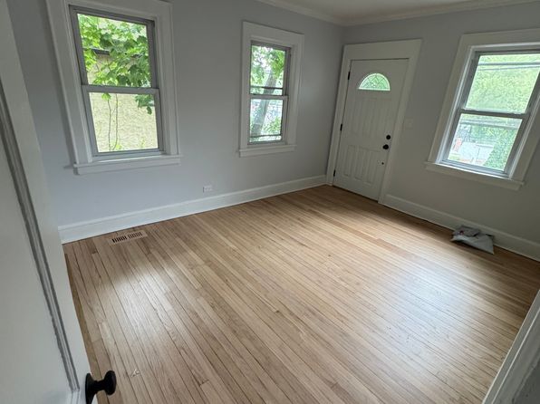 68 S Stone Ave Floor 1