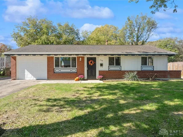 209 W Routzong Dr, Fairborn, OH 45324