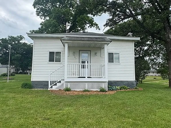 507 N Bluff St, Greene, IA 50636