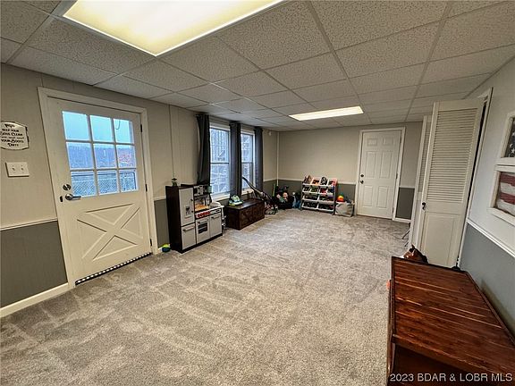 5th image of 503 E Benton St