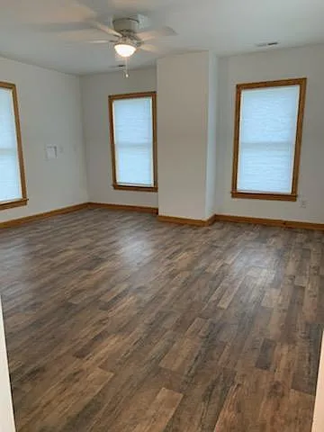 400 N Oakum St — Photo 18