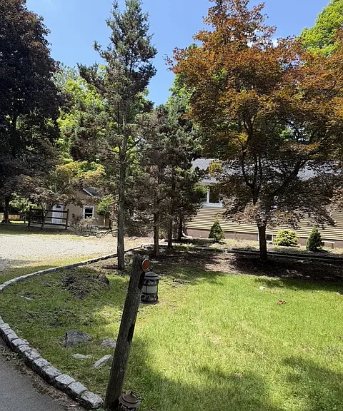 10 Old Stone Church Rd — Photo 2