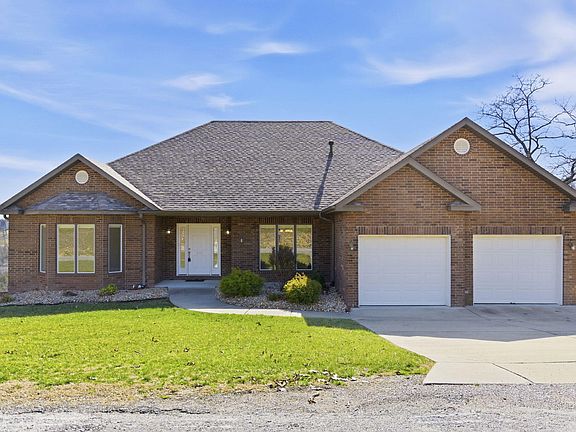 3rd image of 138 Lazarus Road