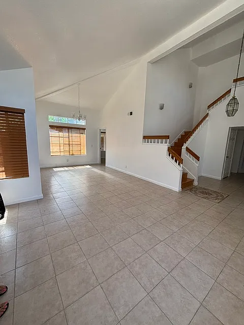 4 bed, 2156 sqft, $3,650 — Photo 4