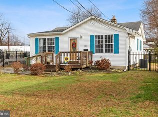 140 W 5th St, Palmyra, NJ 08065