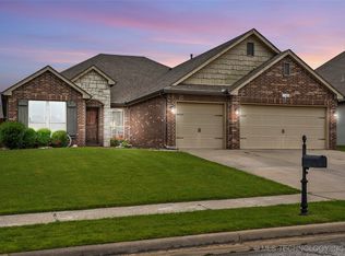 7308 E Louisville St, Broken Arrow, OK 74014