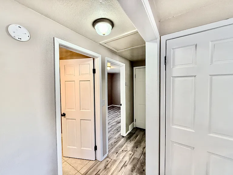 1247 N 700 W — Photo 13