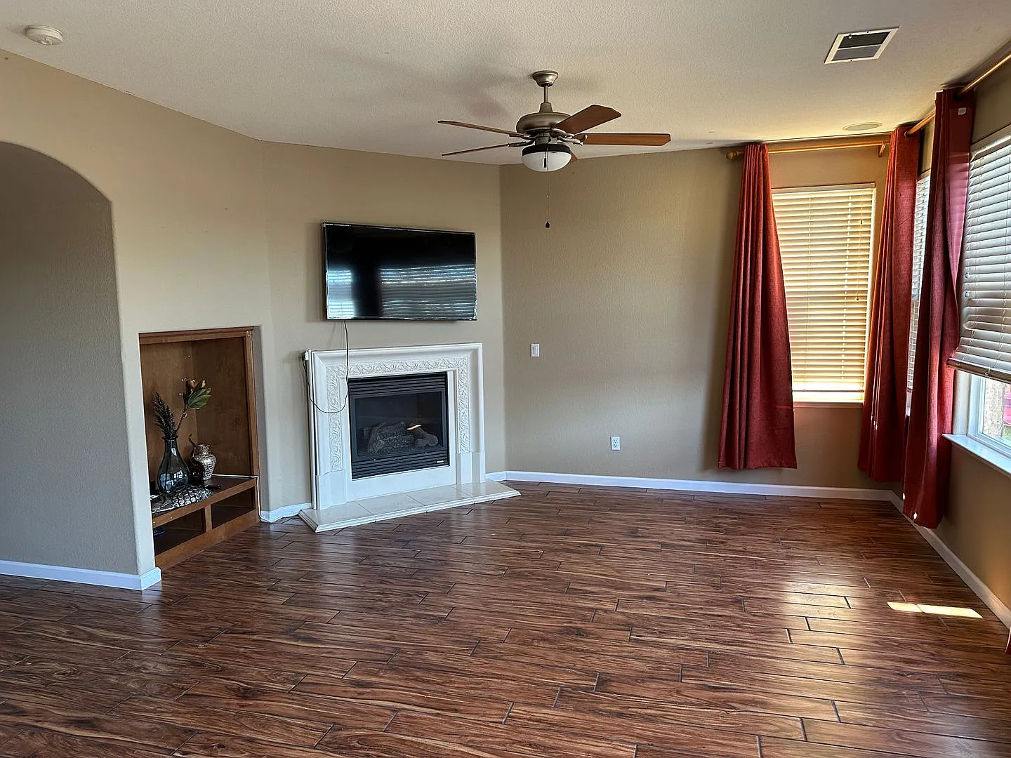Beautiful and Spacious 4 Bedroom 2.5 Bath Home in South San Jose — Photo 3