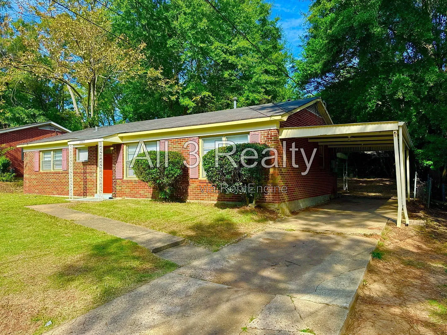 3 bed, 1.0 bath, 1134 sqft, $1,095 — Photo 2