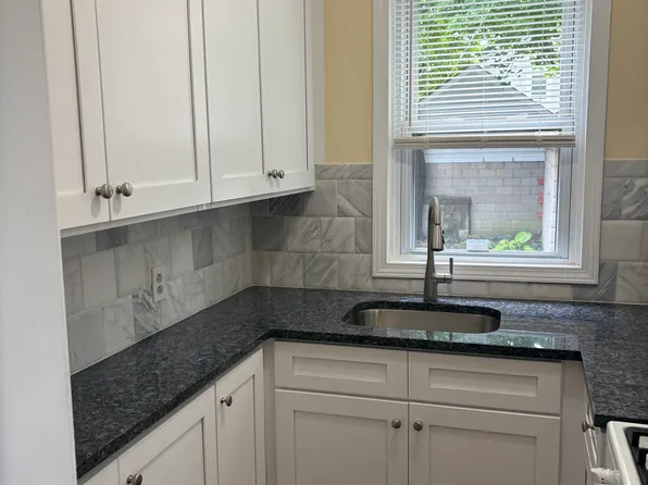 35 Pinehurst Ave #1, Providence, RI 02908