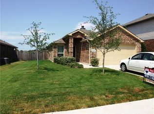 9009 Tumbleweed Dr, Aubrey, TX 76227