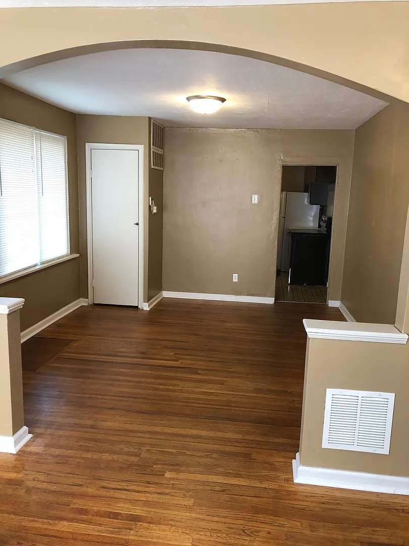 Nice All Brick 2 Bedroom 1 Bath House in Saint John — Photo 3