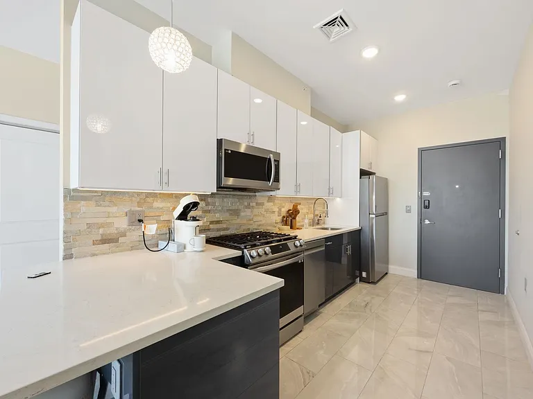 10 Lincoln St #3B — Photo 9