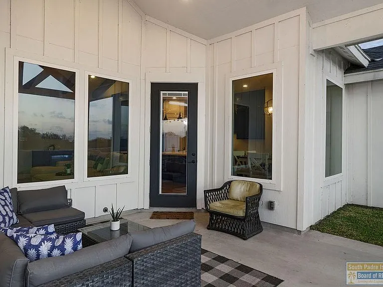 124 Torrey Pines Rd — Photo 34