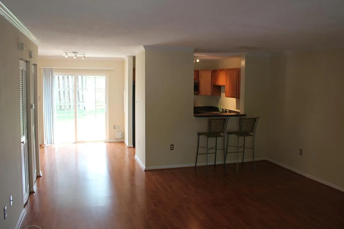 2 bed, 1148 sqft, $1,995 — Photo 2