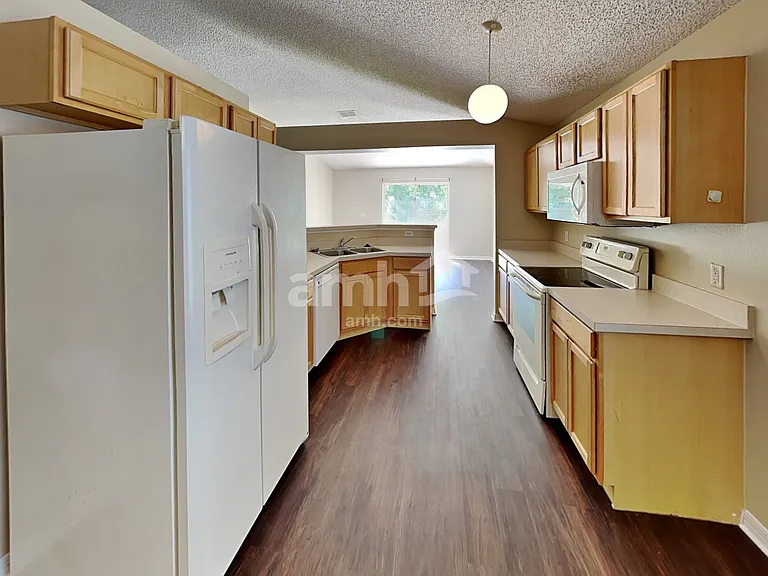 2032 Corner Glen Dr — Photo 6