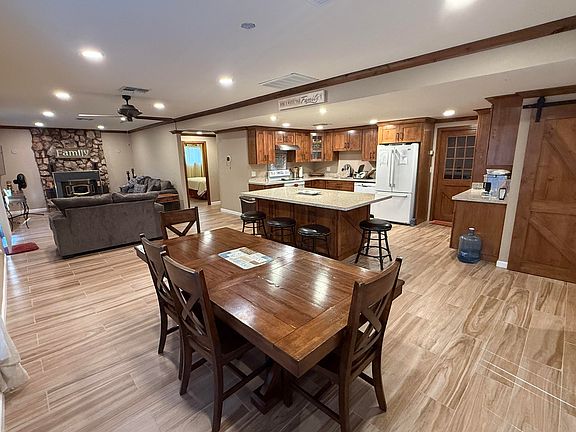 4th image of 309 E Sherwood Dr