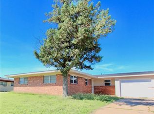 409 Cherokee Trl, Foss, OK 73647