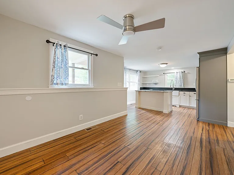 129 Beasley Ave — Photo 3