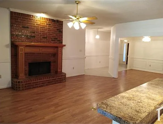 2312 Boardwalk Dr — Photo 3