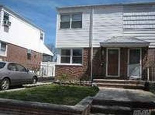 6705 212th St, Oakland Gardens, NY 11364