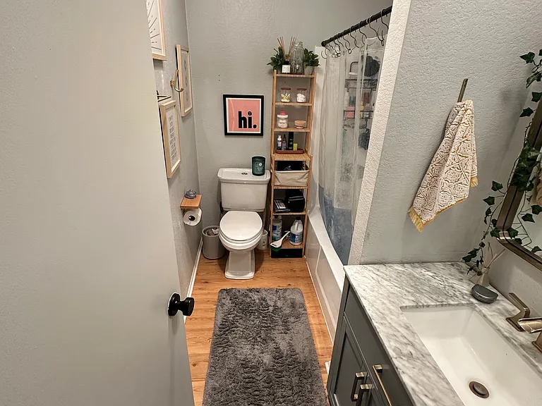 7439 Woodman Ave — Photo 10