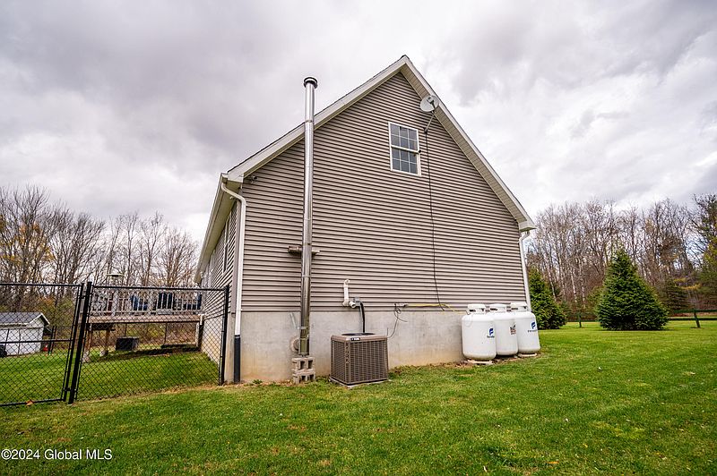 5th image of 455 Oswegatchie Road