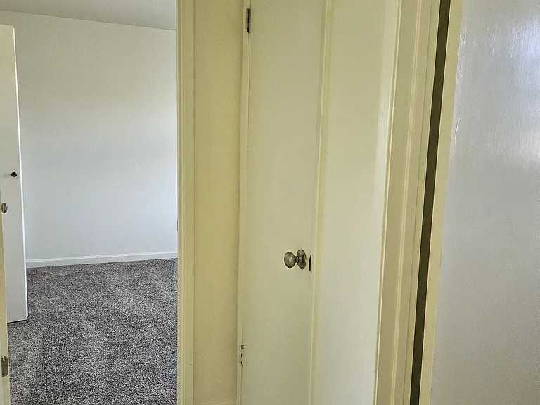 127 Villa Ct #6 — Photo 32