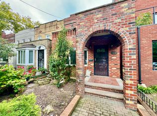2124 23rd Ave, Astoria, NY 11105