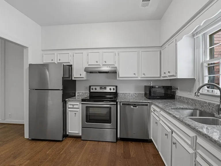 115 Westwood Trce — Photo 4