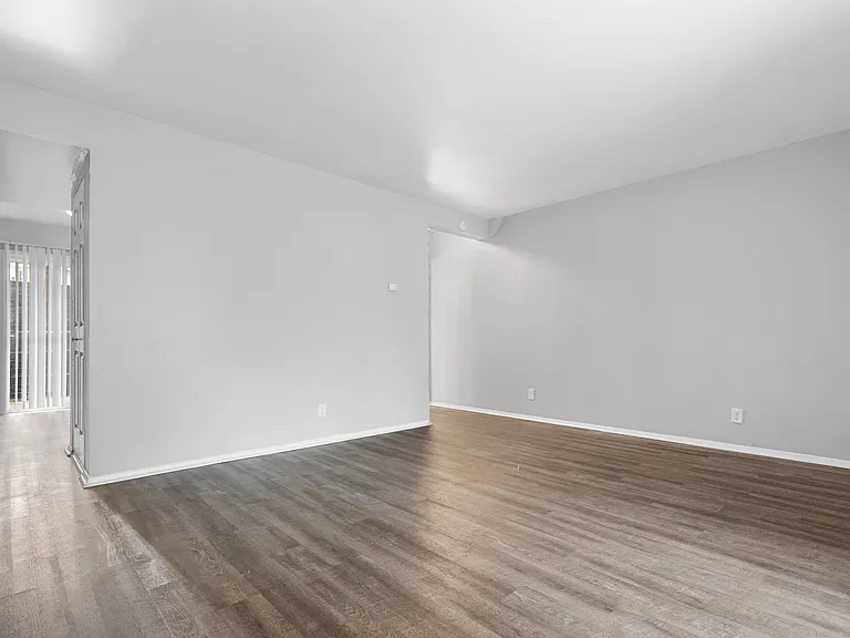 356 Locust St #A — Photo 8