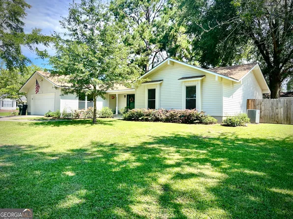 201 Lancelot Ln, Dublin, GA 31021