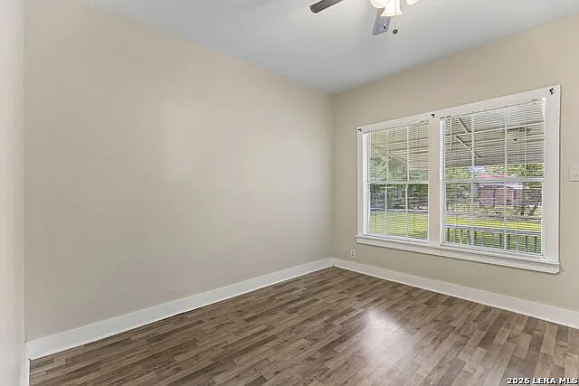 604 Leigh St — Photo 10