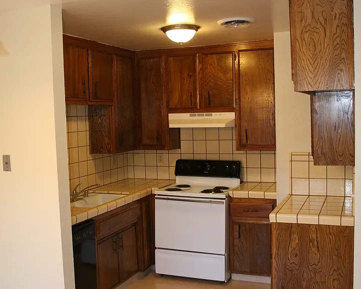 N Laurelglen Blvd 7612 — Photo 3