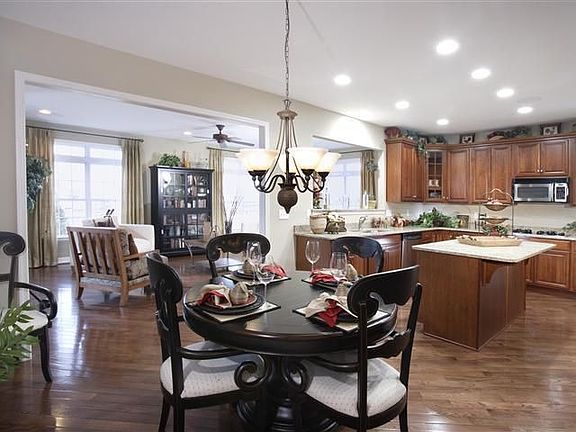 4th image of 403 W Furrow Ln #E05