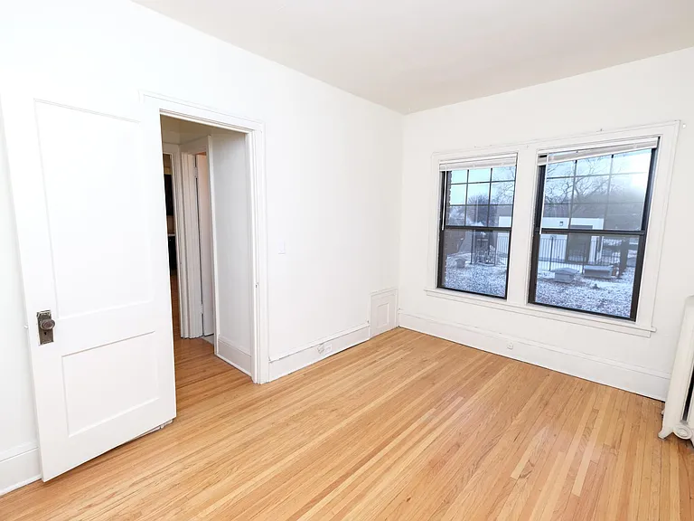 Garfield Court Apartments — Photo 7