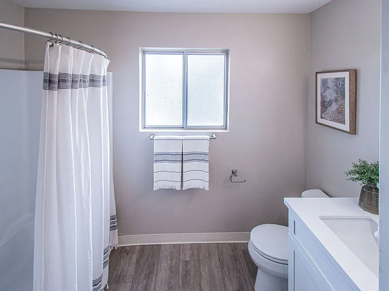 Alder Creek Apartments — Photo 24