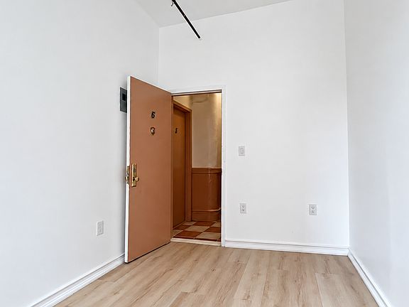 3rd image of 145 Franklin St APT 6