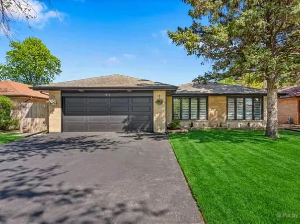 1535 Marshall Dr, Des Plaines, IL 60018