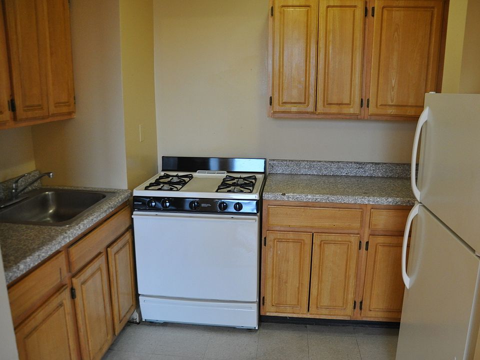 2nd image of 1757 Sterling Pl APT 4H